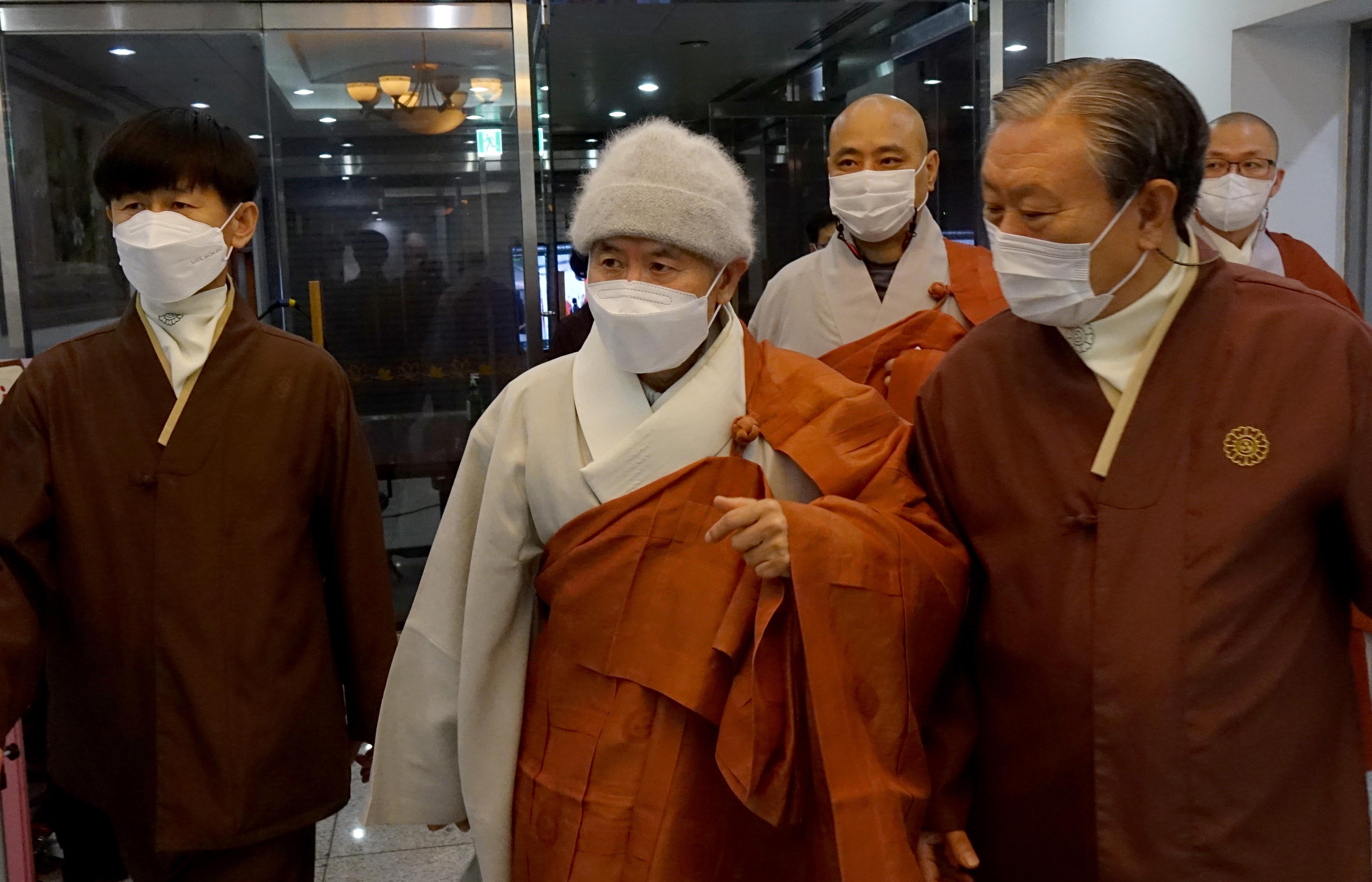 4차운영위원회 참석한 포교원장 범해스님- DSC00676.JPG