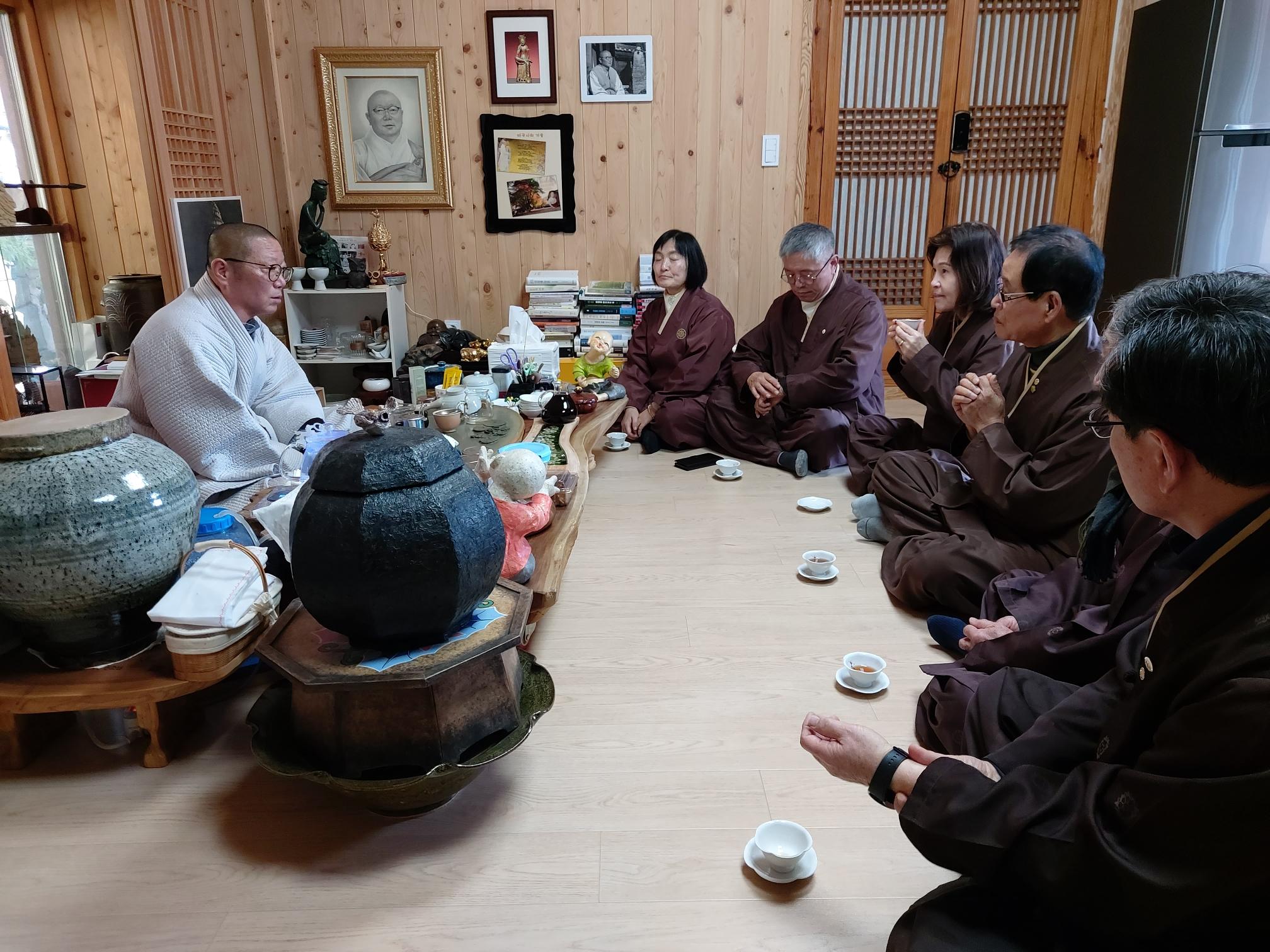 2024. 2.17 마곡사 취성원경스님 신년하례 3.jpg