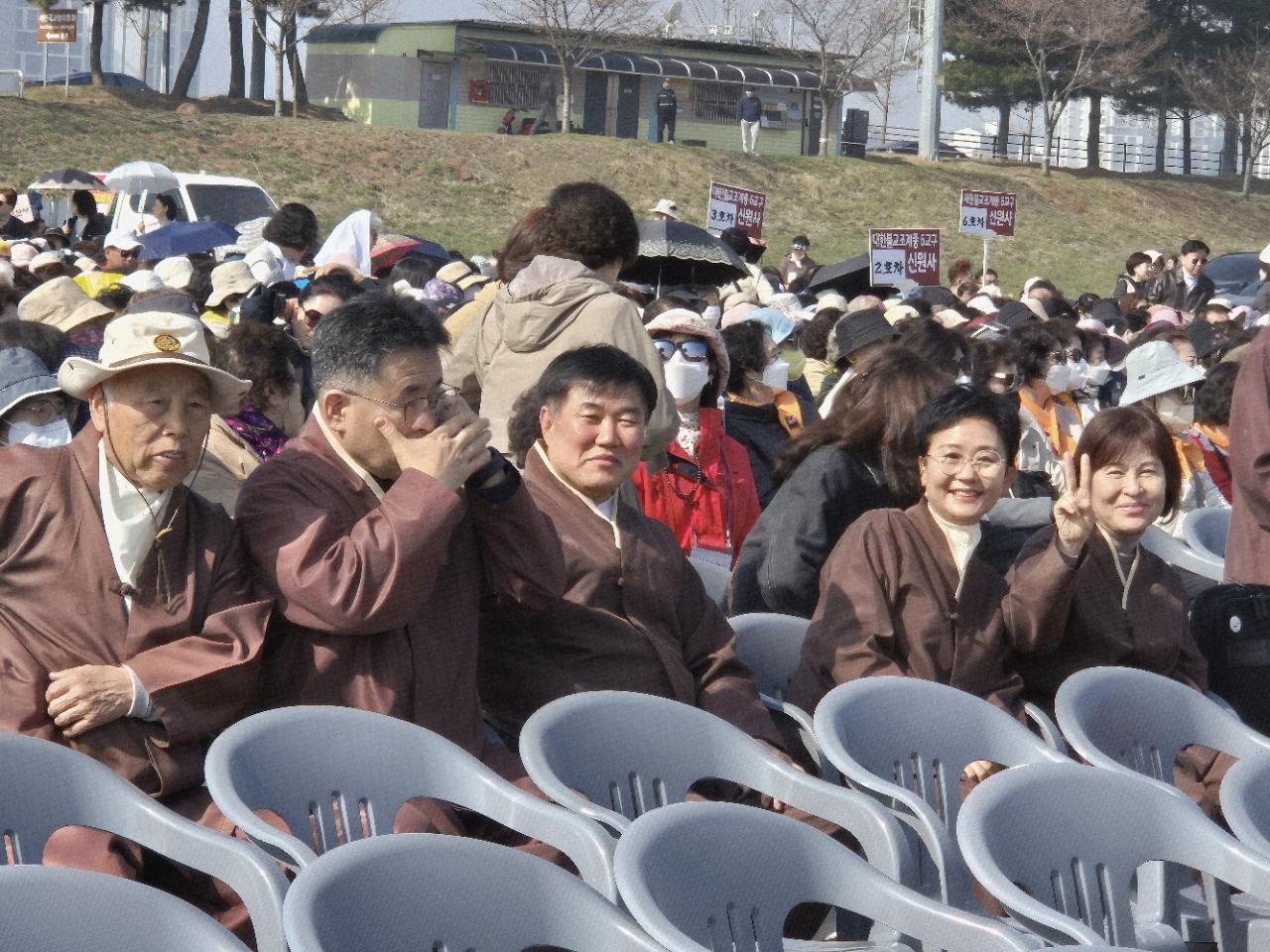 6교구본사 마곡사 주관 아산 곡교천 방생대법회 지원 (2026. 3.28) 2.jpg